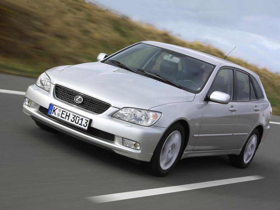  Lexus IS200 SportCross 2002 года  (EU) (фото 5 из 8)